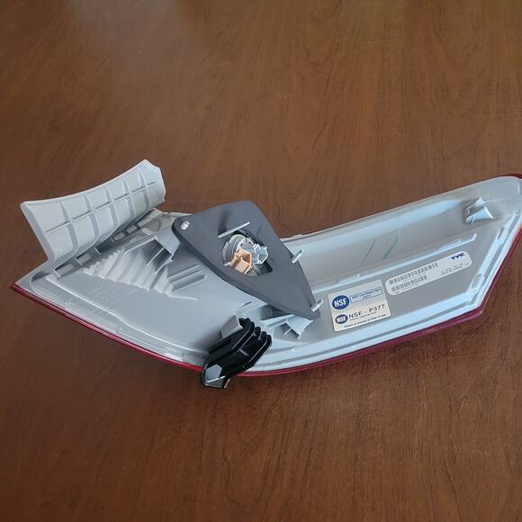 Tail Light Taillamp Left Rear Driver Side LH For 2007 2008 2009 Toyota Camry - Picture 3 of 10